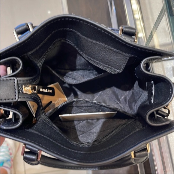 Michael Kors
Hamilton Small Satchel Leather - Picture 3 of 16